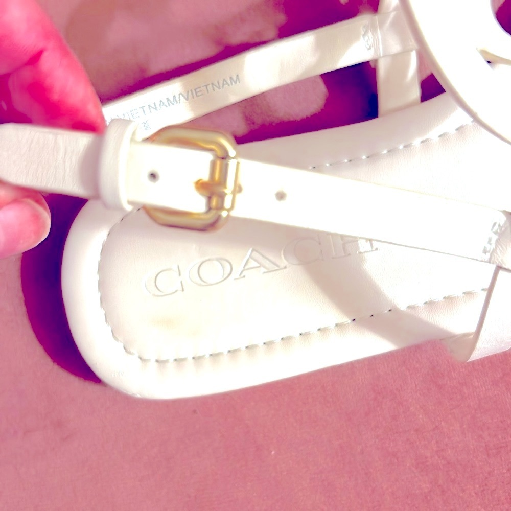 🔥NWOT Coach womens NCO like new cream/white sandals flats is size five 5.5 - Picture 5 of 11